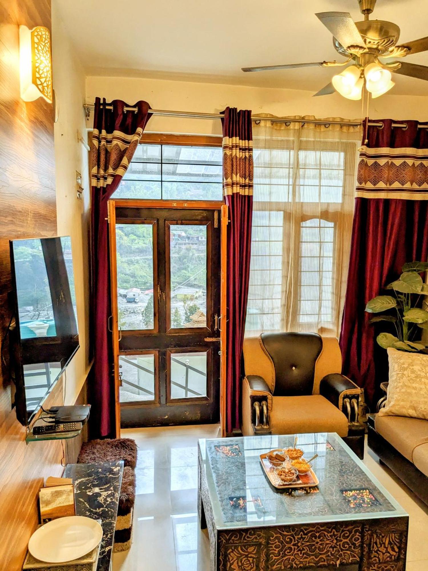 Kavi'S Vacation Homes - Sainj Ngoại thất bức ảnh
